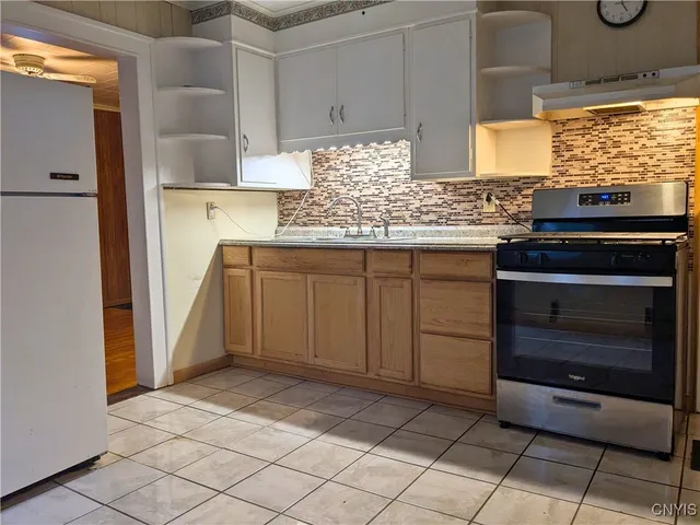 $114,900 | 121 Loomis Street, Little Falls, NY 13365