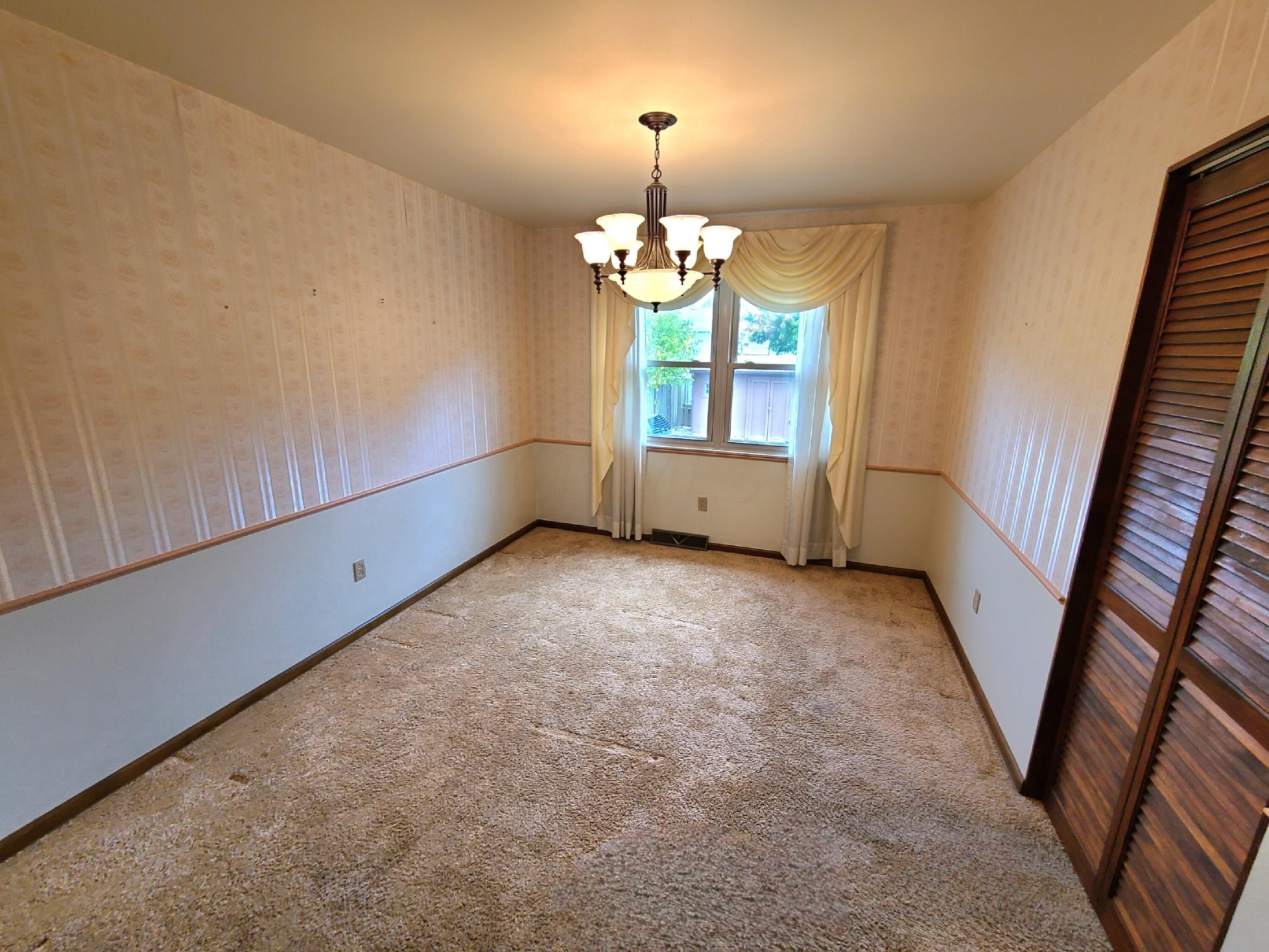 1686 Sandhurst Road Columbus, OH 43229 - Photo 14 of 22 20231008_123913