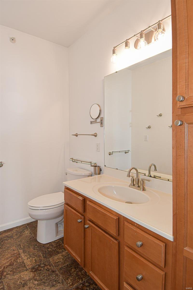 27 Kassebaum Lane, Unit 103 St. Louis, MO 63129 - Photo 18 of 48