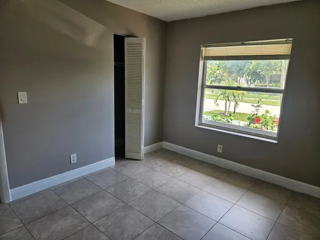 $3,000 | 6147 Moonbeam Drive, Lake Worth, FL 33463