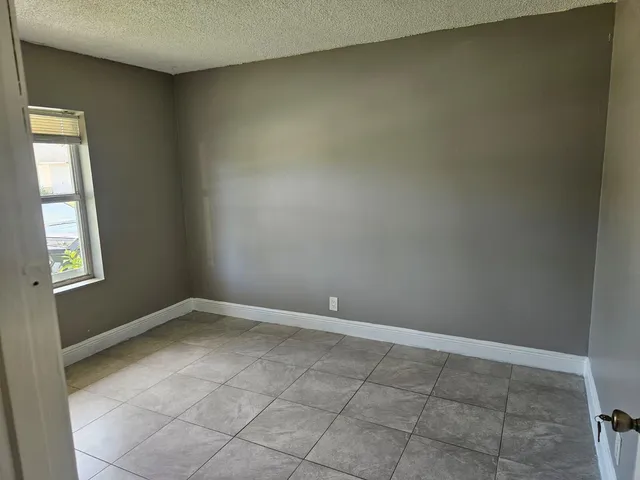 $3,000 | 6147 Moonbeam Drive, Lake Worth, FL 33463