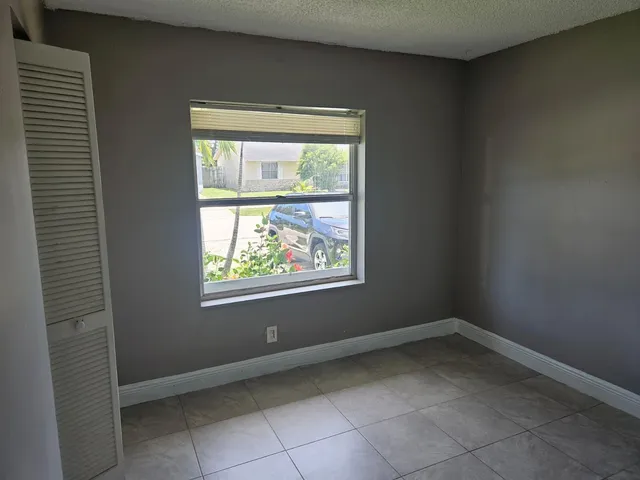 $3,000 | 6147 Moonbeam Drive, Lake Worth, FL 33463