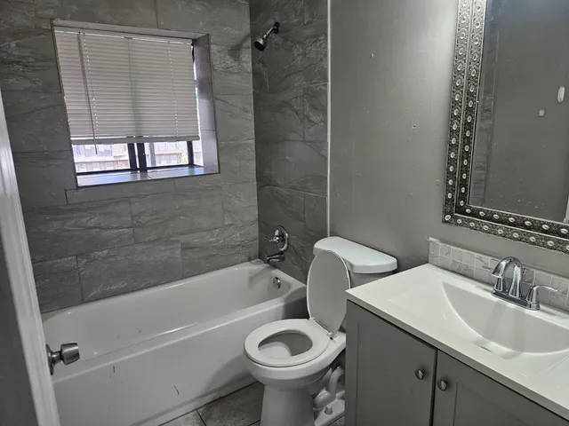 $3,000 | 6147 Moonbeam Drive, Lake Worth, FL 33463