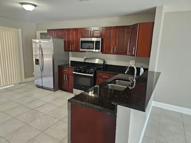 $3,000 | 6147 Moonbeam Drive, Lake Worth, FL 33463