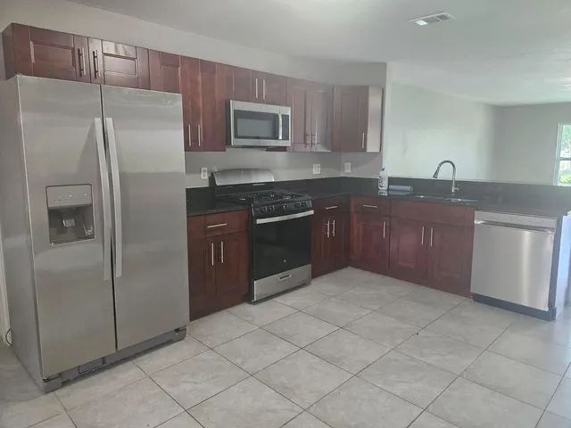 $3,000 | 6147 Moonbeam Drive, Lake Worth, FL 33463