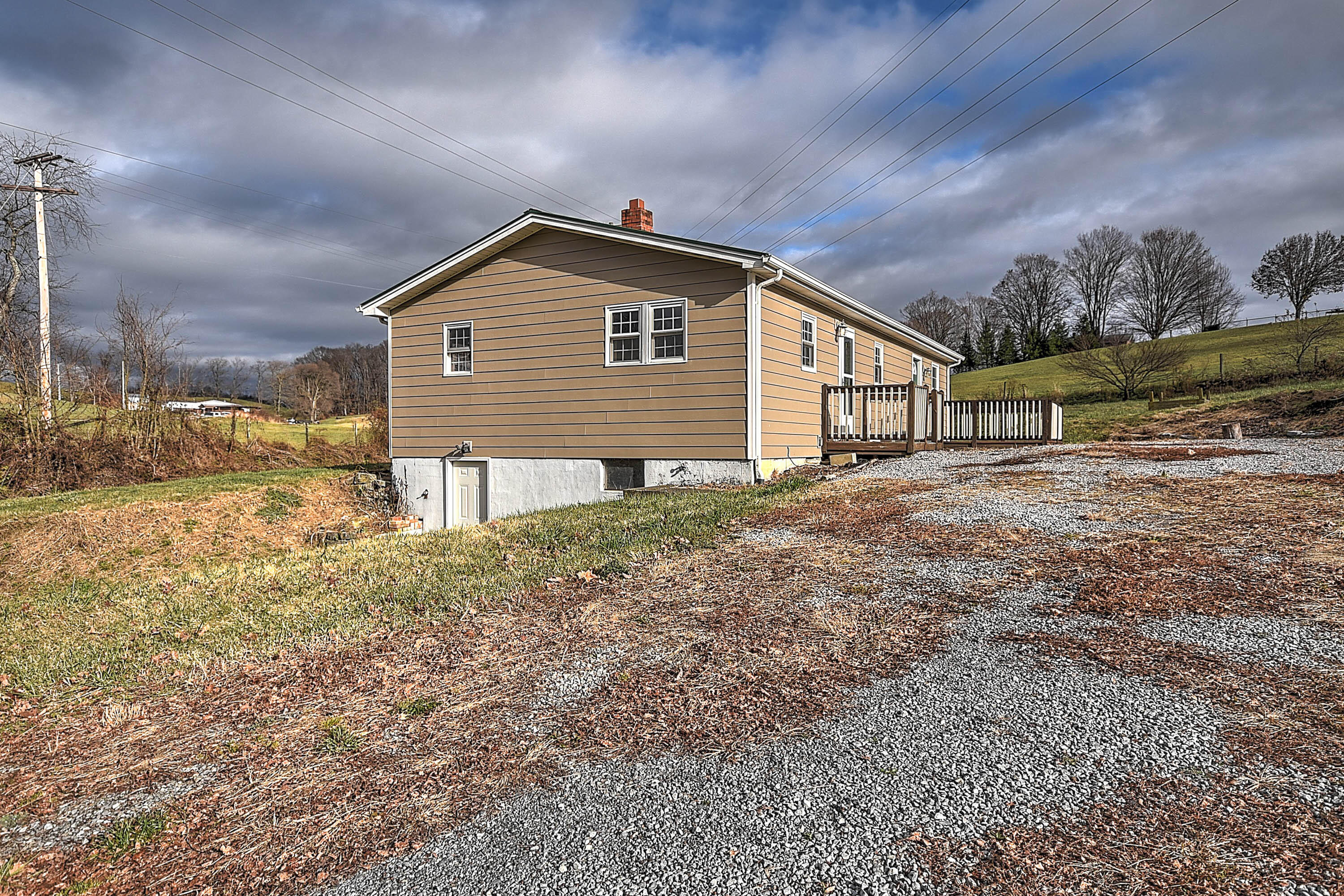 16312 Spring Valley Road Abingdon, VA 24210 - Photo 4 of 36 Spring Valley-3