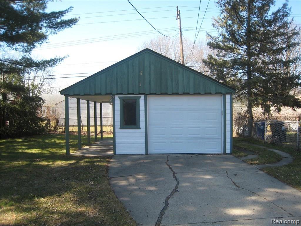 15909 Fox Redford, MI 48239 - Photo 25 of 26 IMG_6213.JPG