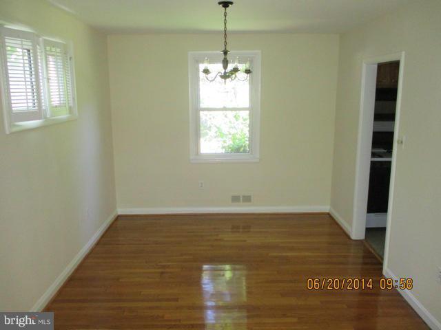 303 Orley Road Baltimore, MD 21228 - Photo 4 of 12 Dining Room