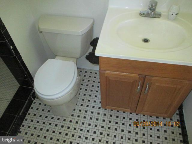 303 Orley Road Baltimore, MD 21228 - Photo 10 of 12 Bath