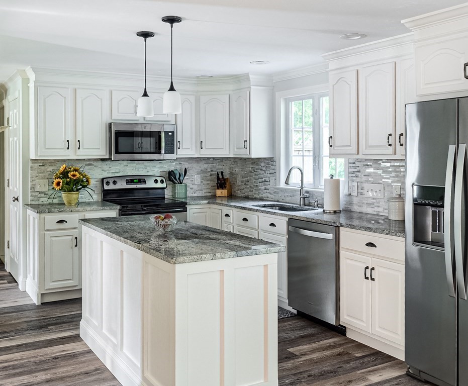 20 Crestview Drive Rutland, MA 01543 - Photo 3 of 39 Gallery Image 3