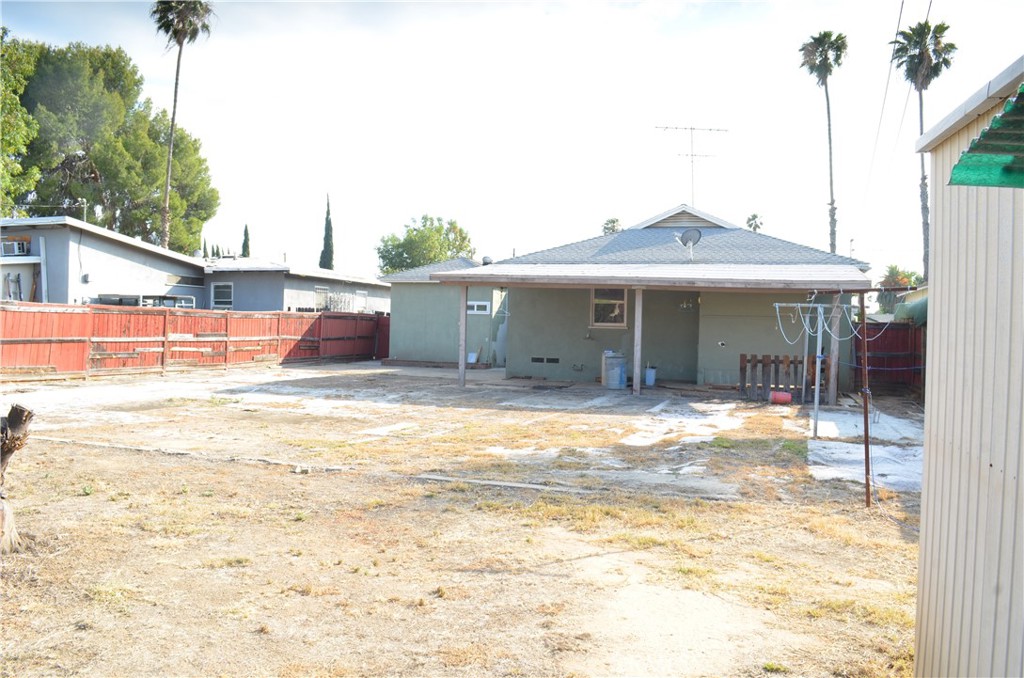 4139 St George Place Riverside, CA 92504 - Photo 28 of 42 Right back of the back yard