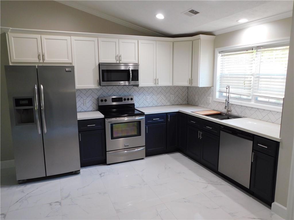 652 Ravinia Way Lawrenceville, GA 30044 - Photo 7 of 28 Gallery Image 7