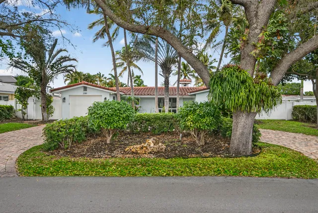 $1,350,000 | 2081 Northeast 25th Street, Lighthouse Point, FL 33064