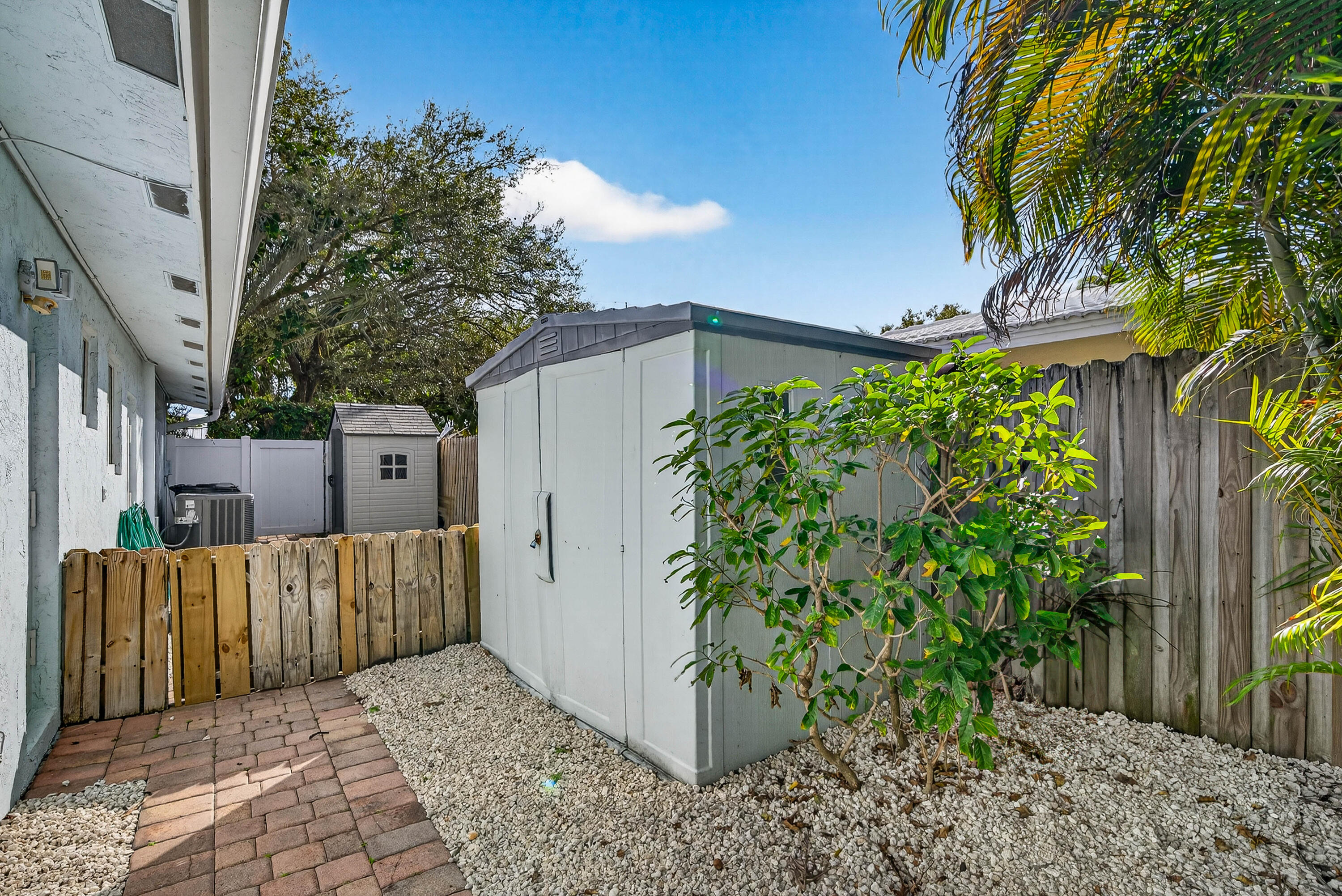 2081 Northeast 25th Street Lighthouse Point, FL 33064 - Photo 43 of 55 043-2081Northeast25thStreet-LighthousePo