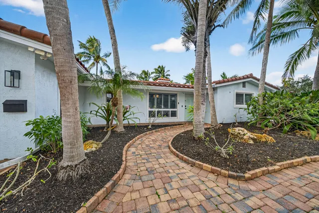 $1,350,000 | 2081 Northeast 25th Street, Lighthouse Point, FL 33064