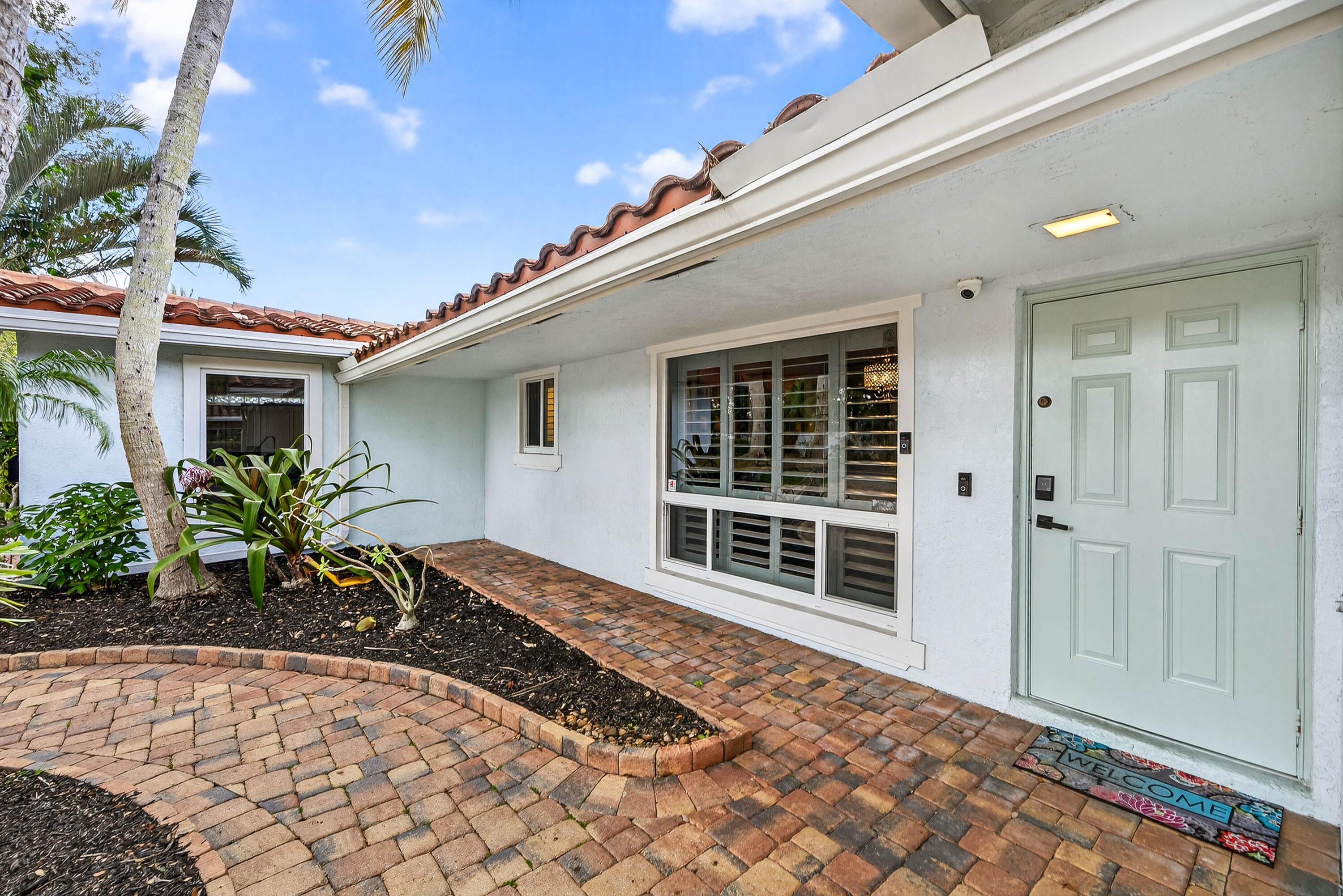 2081 Northeast 25th Street Lighthouse Point, FL 33064 - Photo 6 of 55 006-2081Northeast25thStreet-LighthousePo