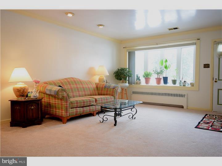403 Salisbury Road Wyncote, PA 19095 - Photo 2 of 15