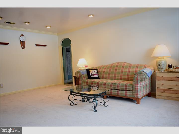 403 Salisbury Road Wyncote, PA 19095 - Photo 3 of 15