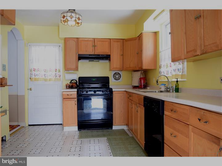 403 Salisbury Road Wyncote, PA 19095 - Photo 6 of 15