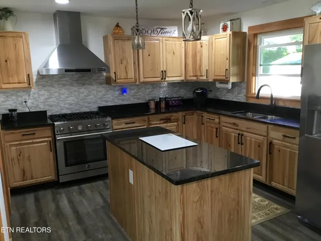 $595,000 | 145 Rhum Road, Clarkrange, TN 38553