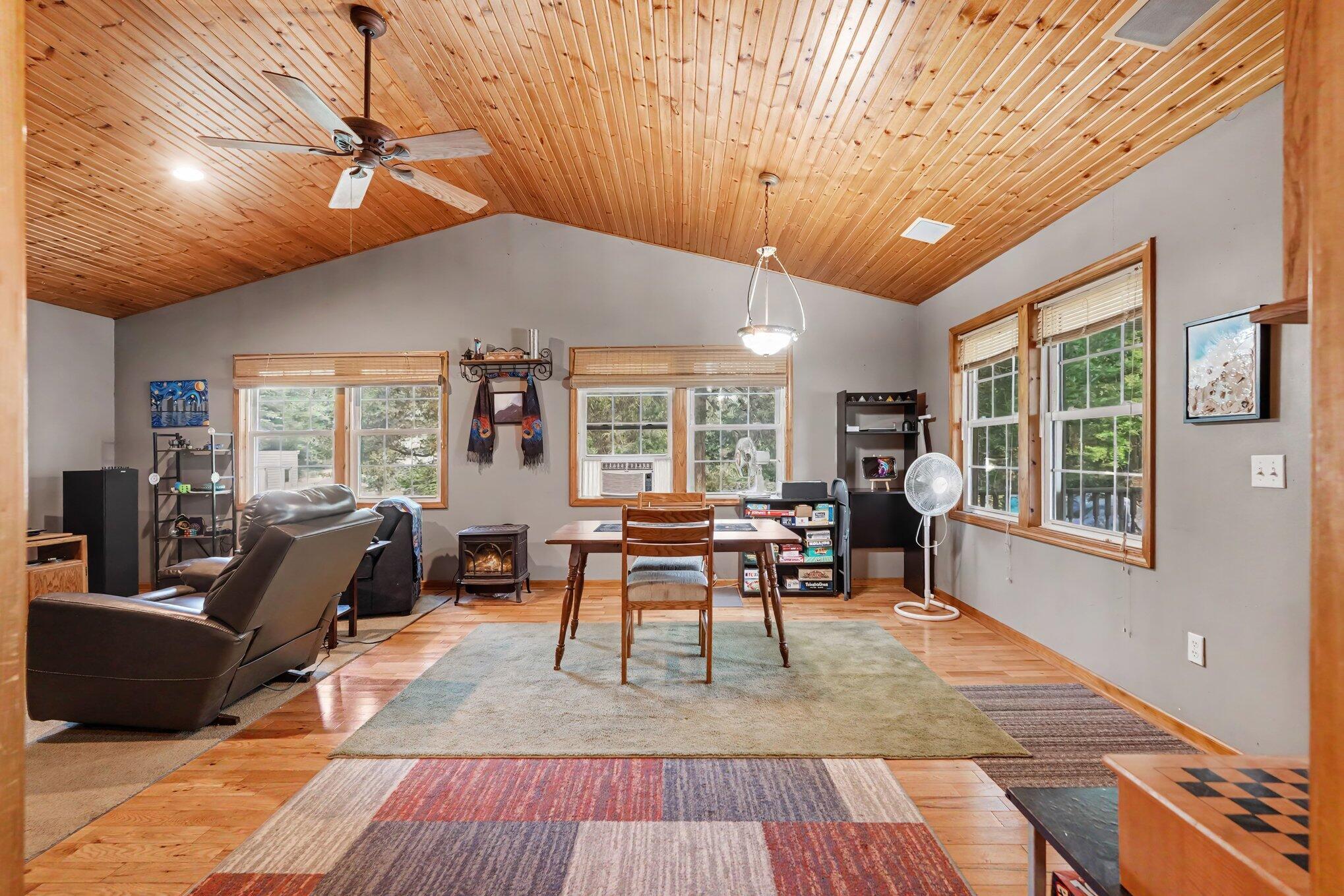 6516 Martin Road Muskegon, MI 49441 - Photo 6 of 34 021_file_7120
