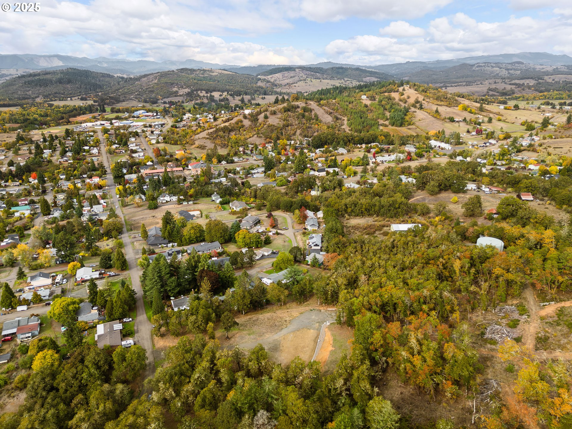 800 Southeast 5th Street Oakland, OR 97462 - Photo 16 of 20