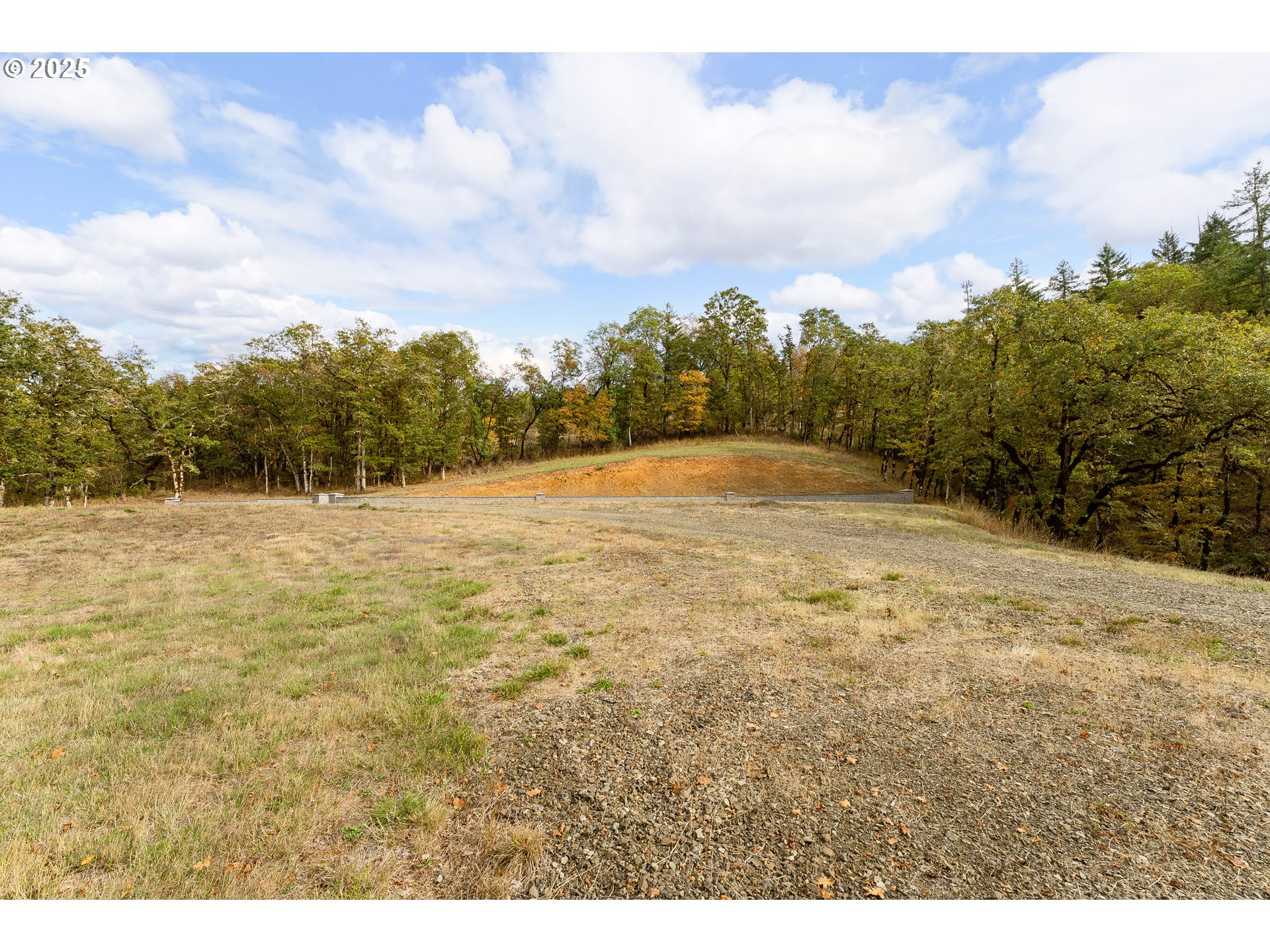 800 Southeast 5th Street Oakland, OR 97462 - Photo 4 of 20