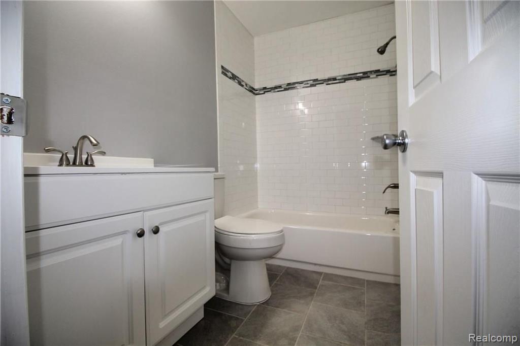 8401 18 18 Mile Road, Unit 159 Sterling Heights, MI 48313 - Photo 10 of 24