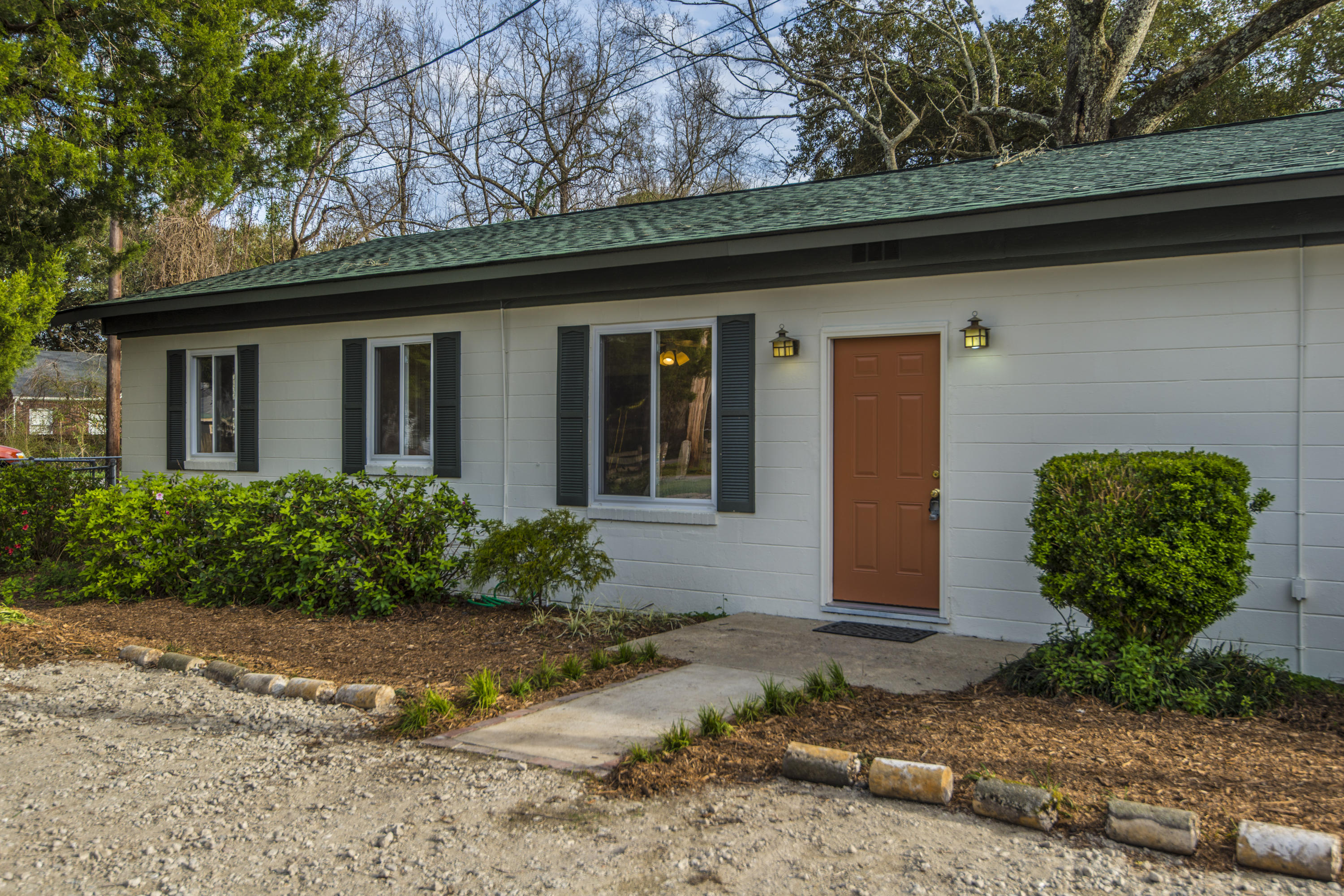 447 Wappoo Road Charleston, SC 29407 - Photo 1 of 40 _DSC5389