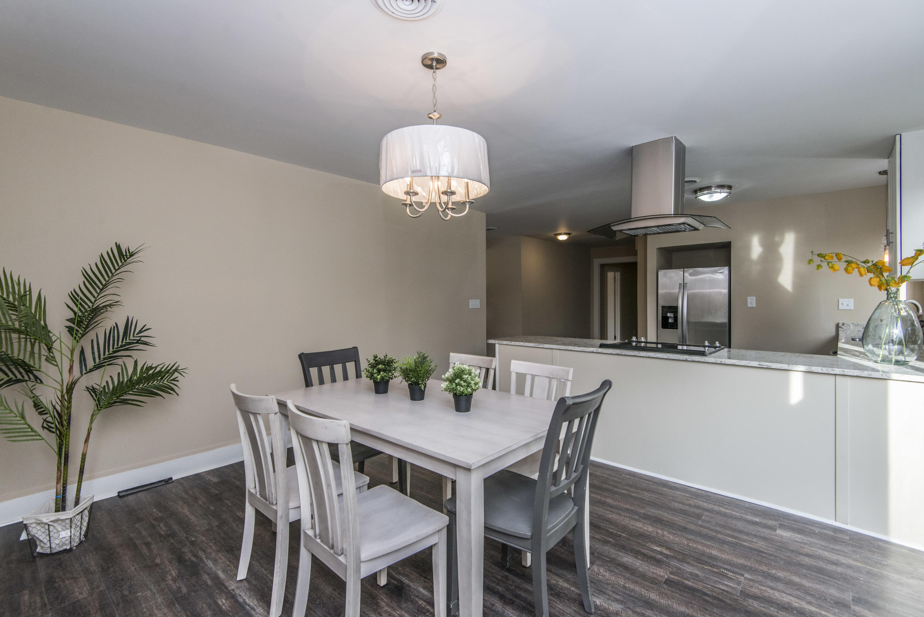 447 Wappoo Road Charleston, SC 29407 - Photo 9 of 40 _DSC5407