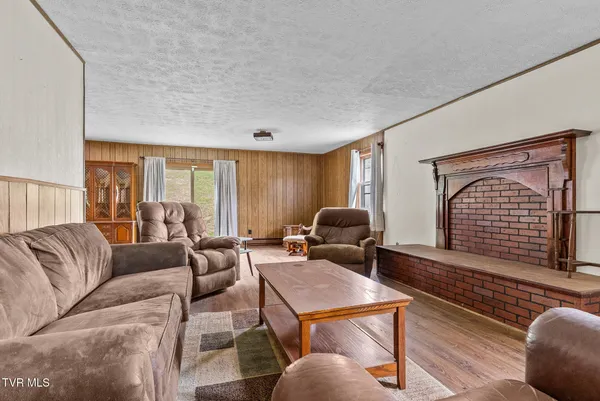 $465,000 | 4025 Fox Creek Road, Mouth Of Wilson, VA 24363