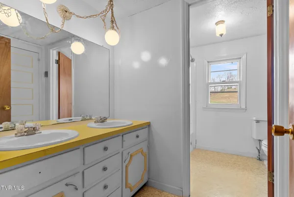 $465,000 | 4025 Fox Creek Road, Mouth Of Wilson, VA 24363