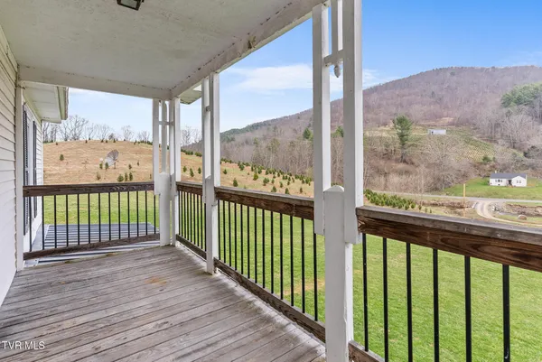 $465,000 | 4025 Fox Creek Road, Mouth Of Wilson, VA 24363