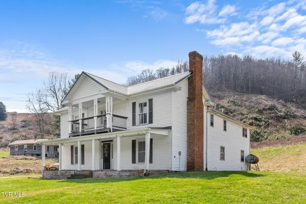 $465,000 | 4025 Fox Creek Road, Mouth Of Wilson, VA 24363