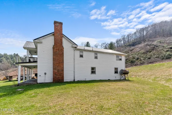 $465,000 | 4025 Fox Creek Road, Mouth Of Wilson, VA 24363