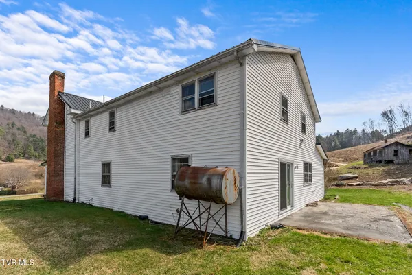 $465,000 | 4025 Fox Creek Road, Mouth Of Wilson, VA 24363