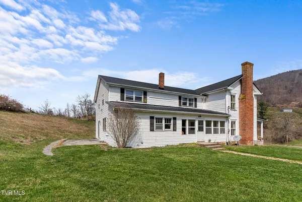 $465,000 | 4025 Fox Creek Road, Mouth Of Wilson, VA 24363