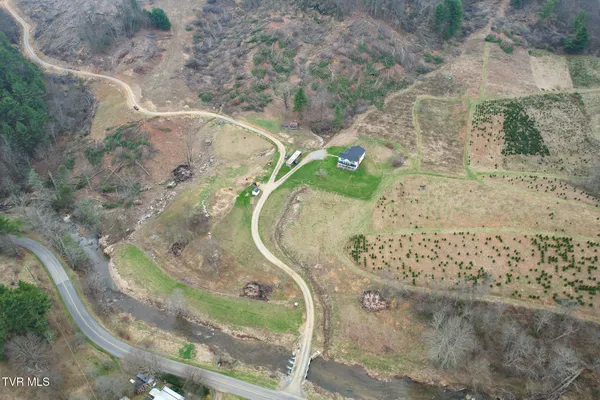 $465,000 | 4025 Fox Creek Road, Mouth Of Wilson, VA 24363