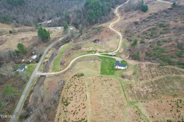 $465,000 | 4025 Fox Creek Road, Mouth Of Wilson, VA 24363