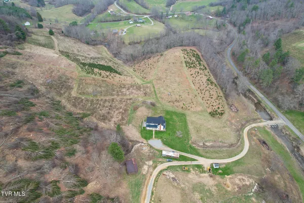 $465,000 | 4025 Fox Creek Road, Mouth Of Wilson, VA 24363