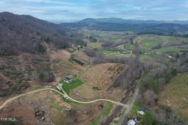 $465,000 | 4025 Fox Creek Road, Mouth Of Wilson, VA 24363