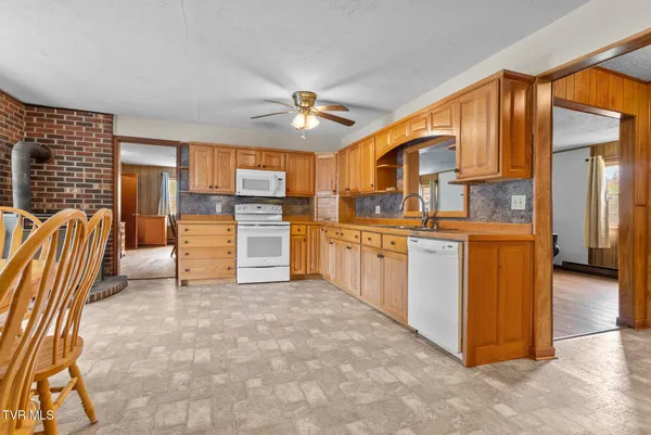 $465,000 | 4025 Fox Creek Road, Mouth Of Wilson, VA 24363