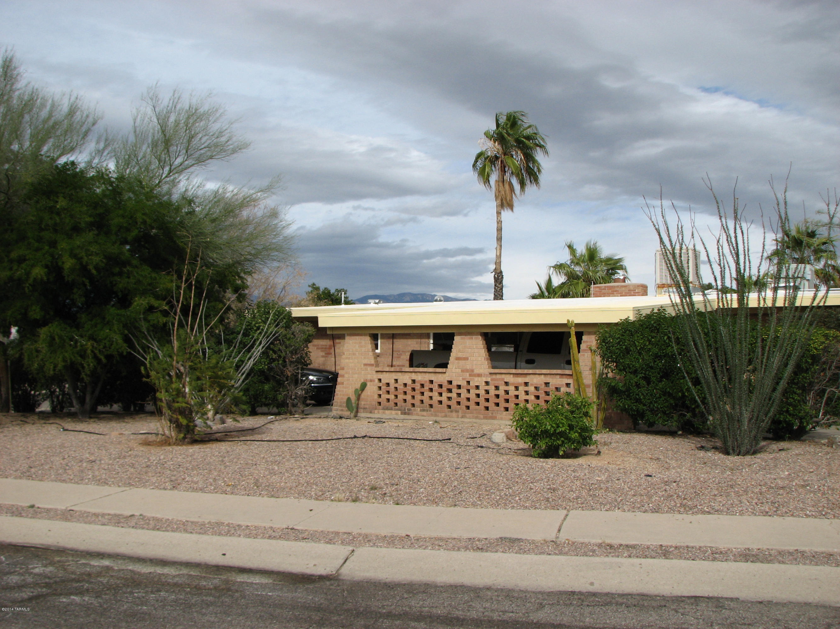 7426 East Random Ridge Drive Tucson, AZ 85710 - Photo 1 of 18