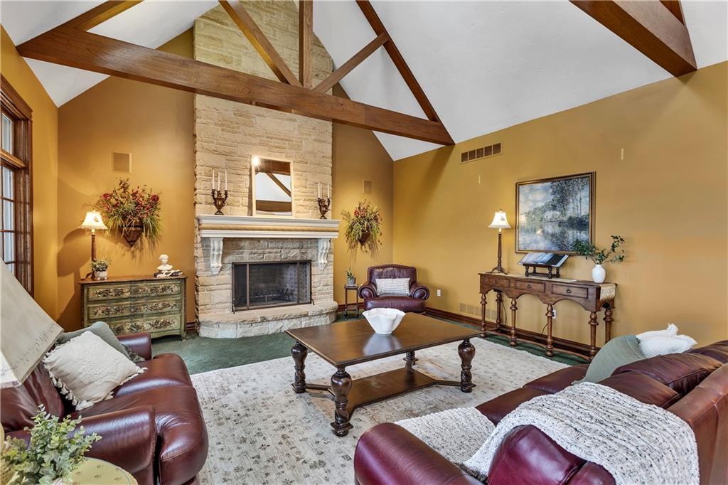 39 Caven Road Ligonier, PA 15658 - Photo 18 of 50 Spacious but still very cozy and inviting!