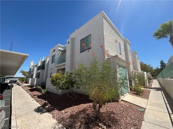 $1,425 | 7100 West Pirates Cove Road, Unit 2041, Las Vegas, NV 89145