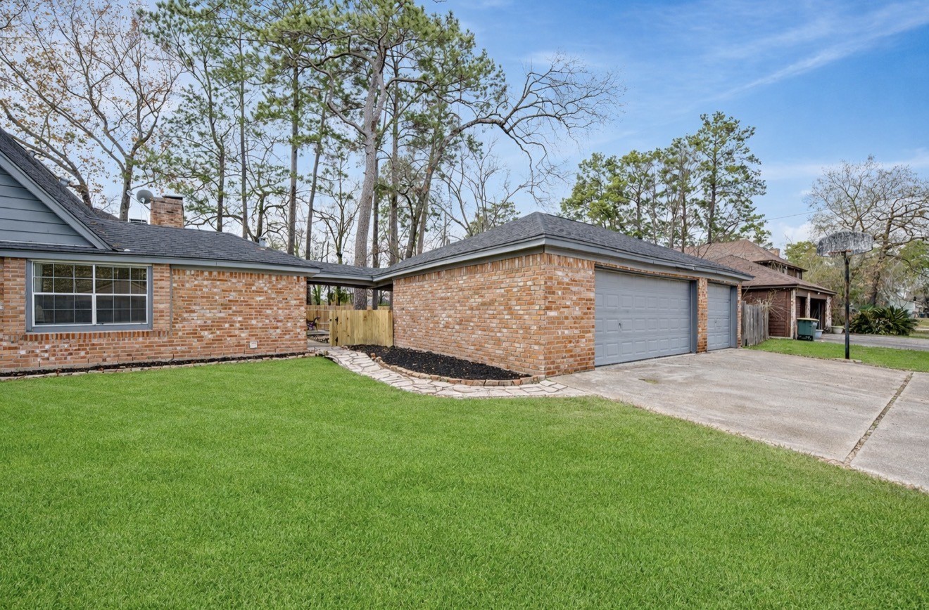 119 Laura Lane Conroe, TX 77385 - Photo 44 of 49