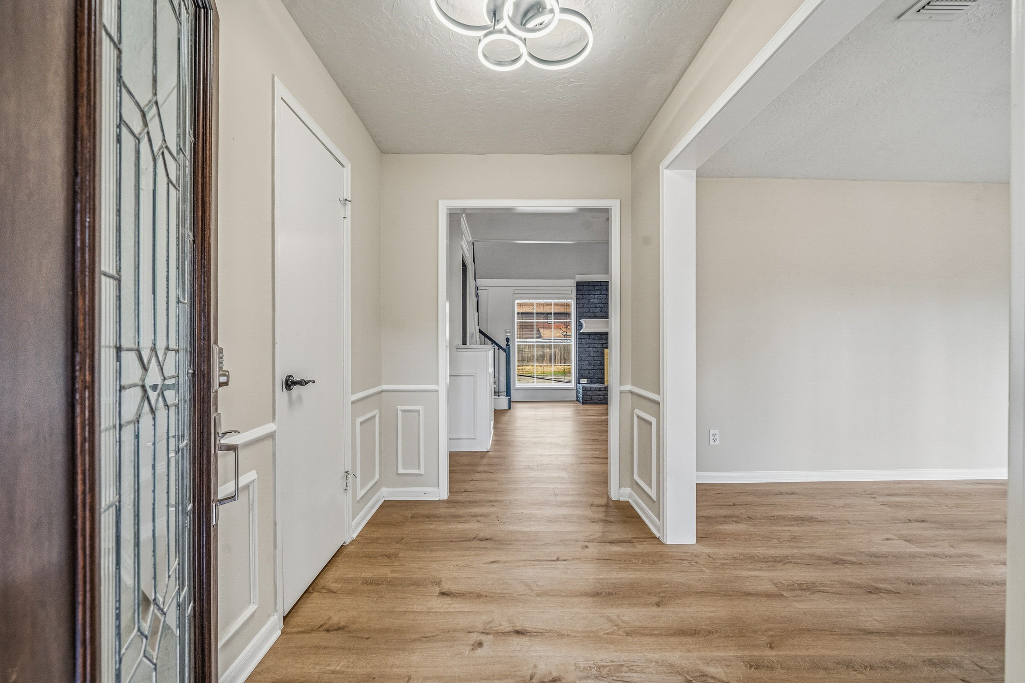 119 Laura Lane Conroe, TX 77385 - Photo 8 of 49