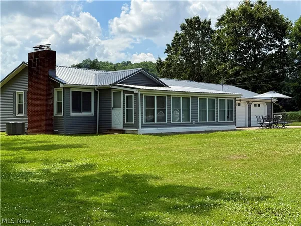 $215,000 | 9129 North State Rte 60 Northwest, McConnelsville, OH 43756