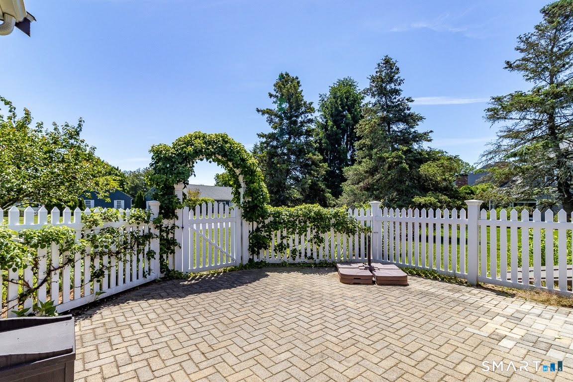 5 Thelbridge Street, Unit 5 Madison, CT 06443 - Photo 32 of 37