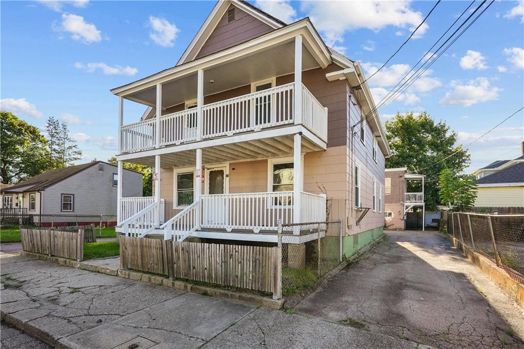 27 Heroux Avenue Woonsocket, RI 02895 - Photo 2 of 12